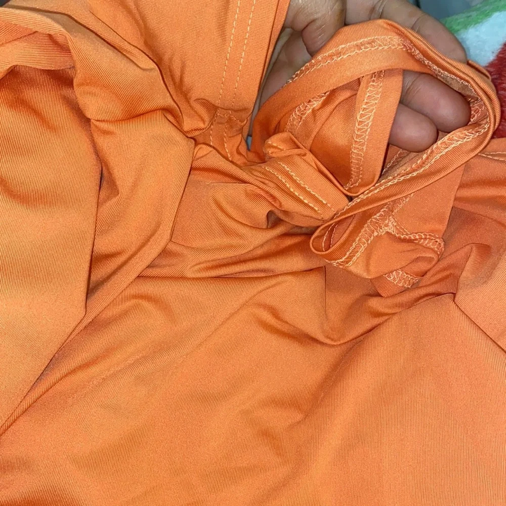 NEW INVENTORY 🍑Off Shoulder Cutout Bodysuit🍑 - Picture 6 of 6